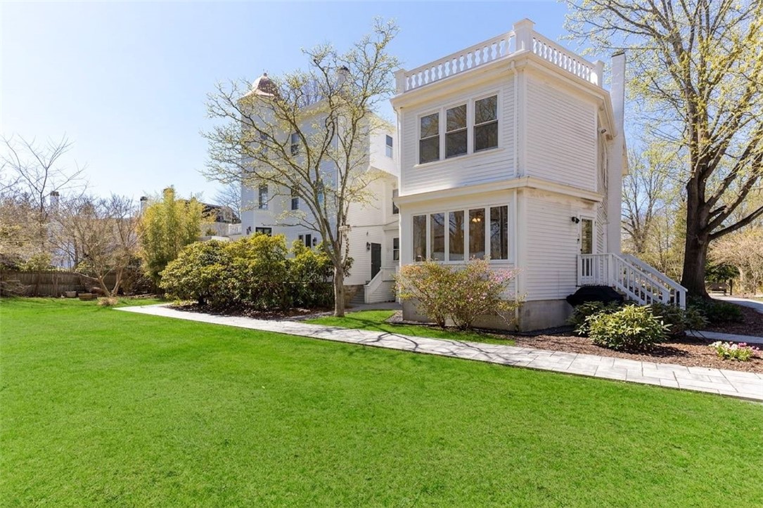 446 Bellevue Avenue 3