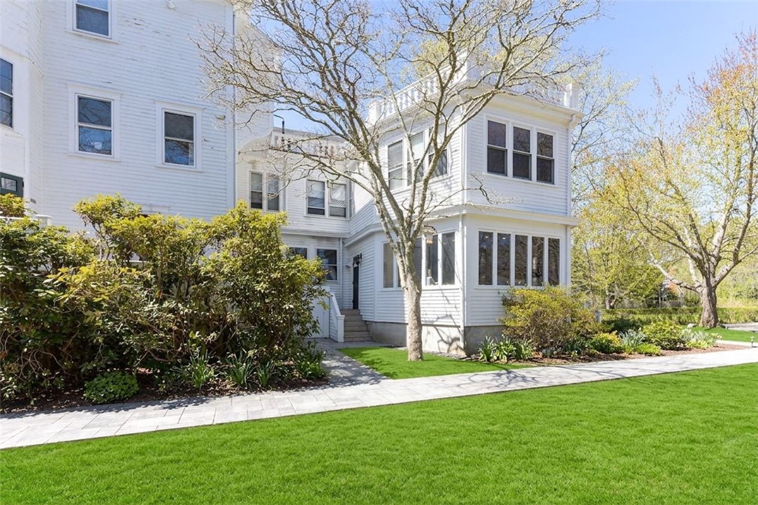 446 Bellevue Avenue 3