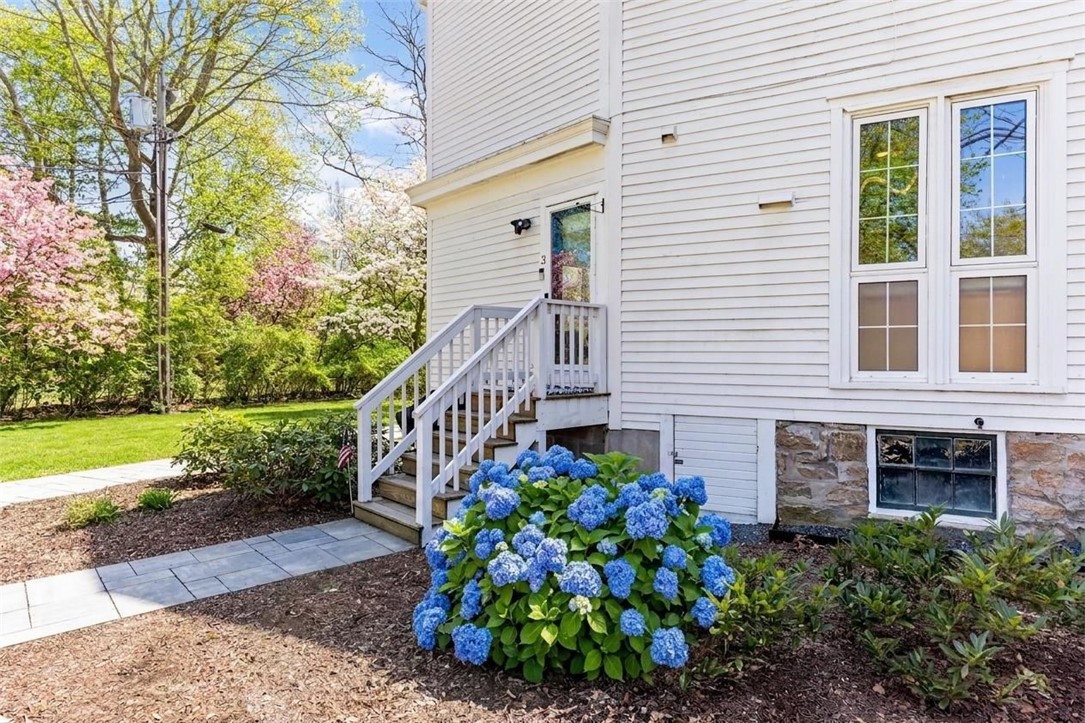 446 Bellevue Avenue 3