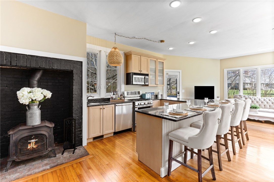 446 Bellevue Avenue 3