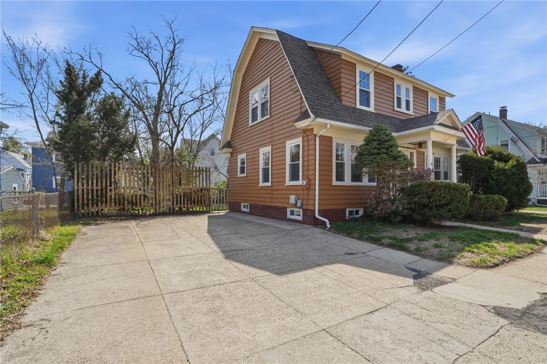 25 Talbot Manor