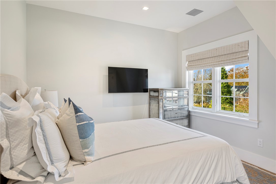 424 Third Beach Road