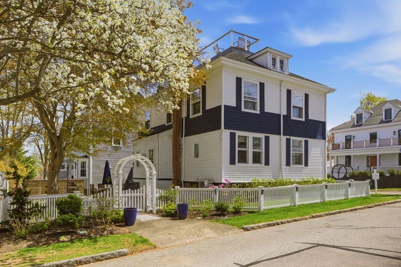 8 Champlin Street