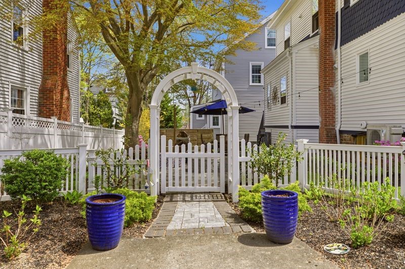 8 Champlin Street