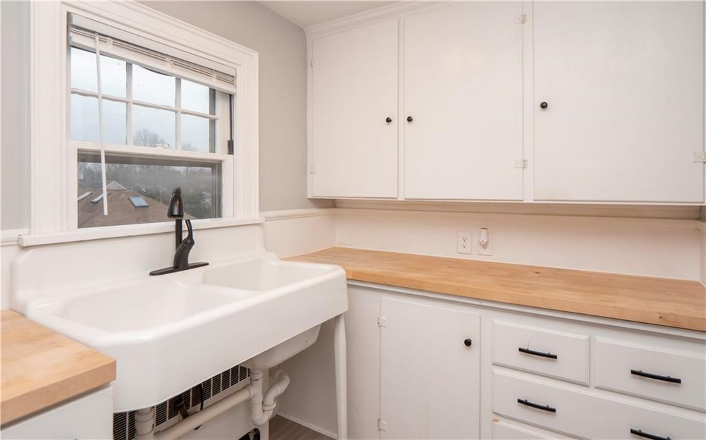 118 Ruggles Avenue 300