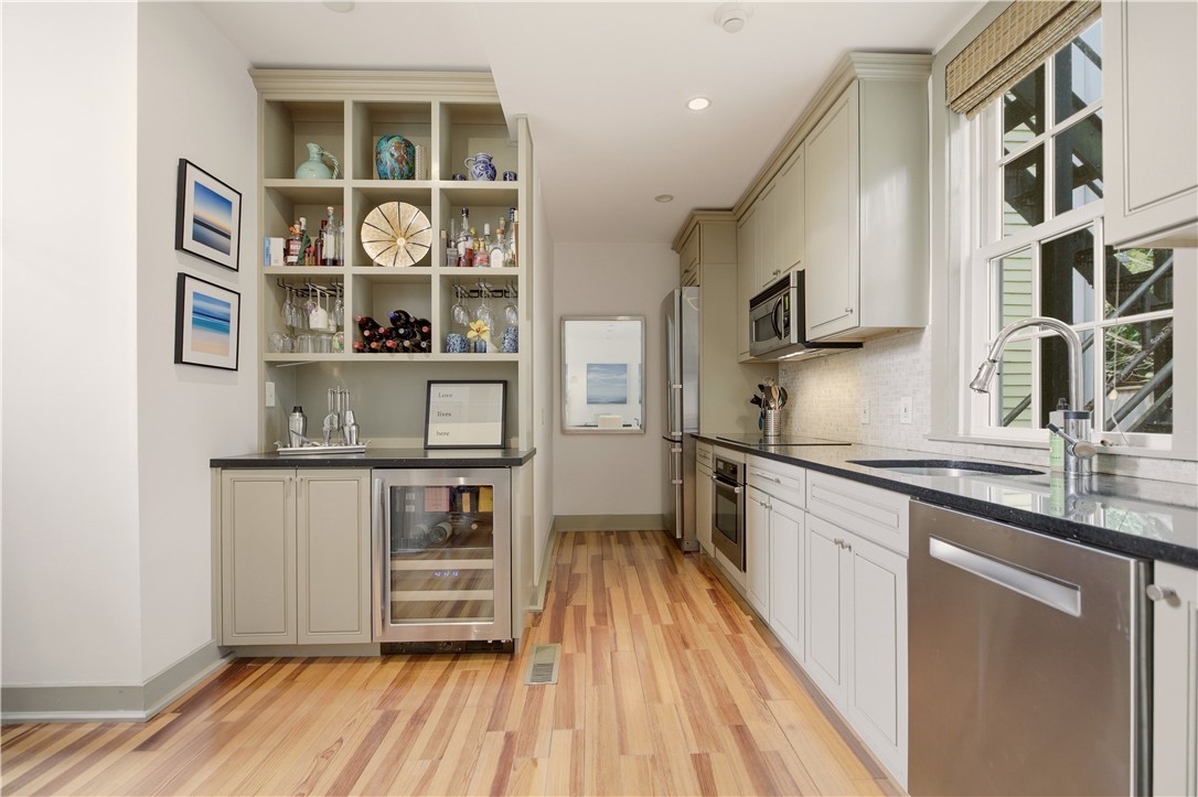 364 Bellevue Avenue