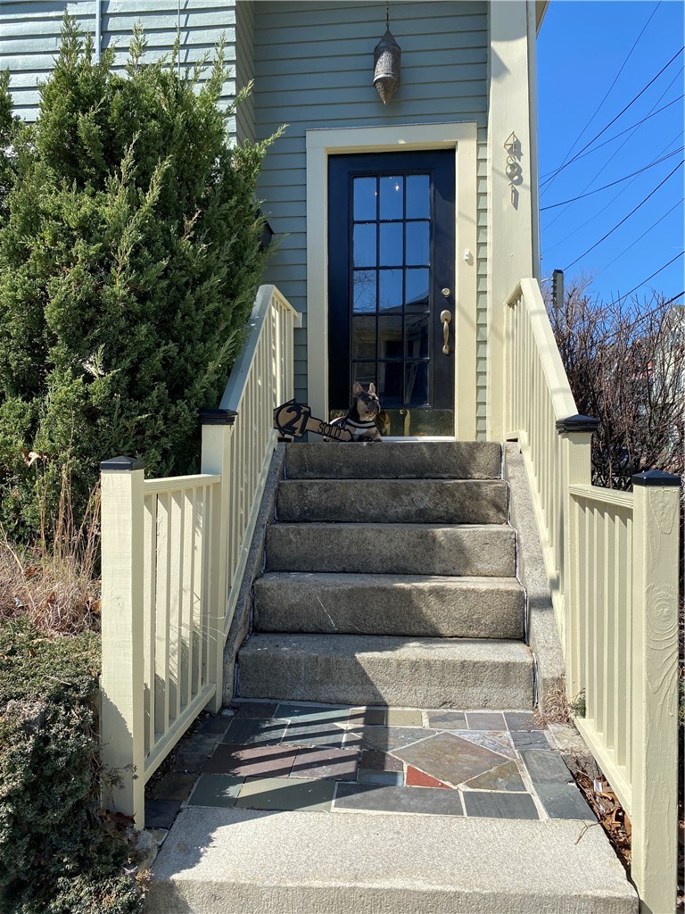 481 Pine Street 2