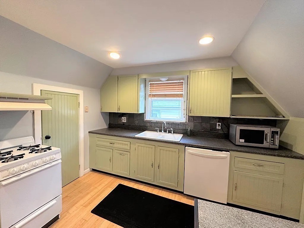 481 Pine Street 2