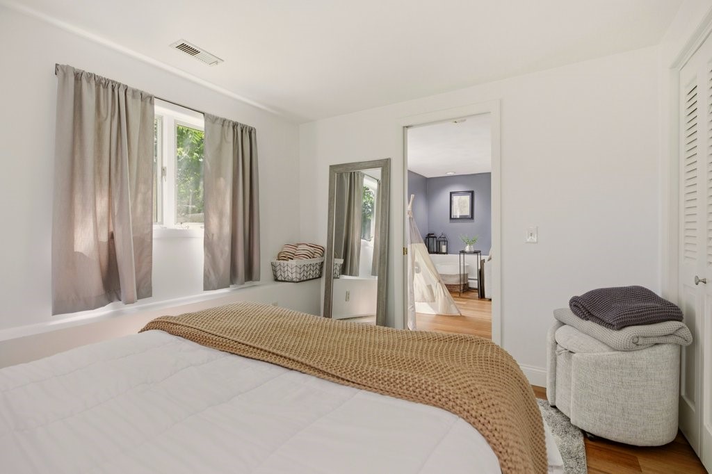 7 Friar Tuck Road