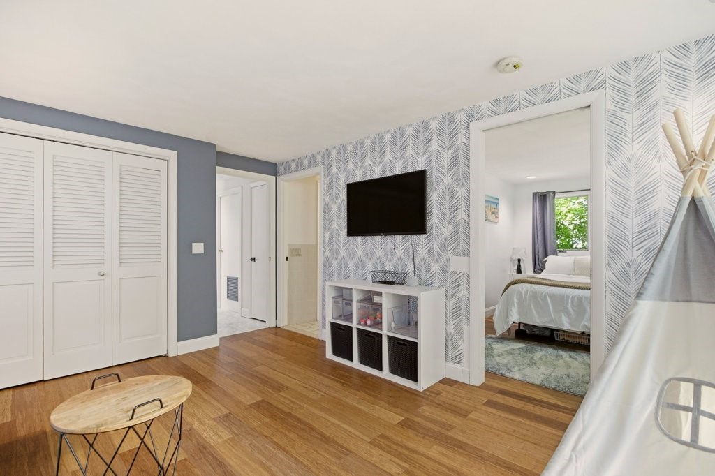 7 Friar Tuck Road