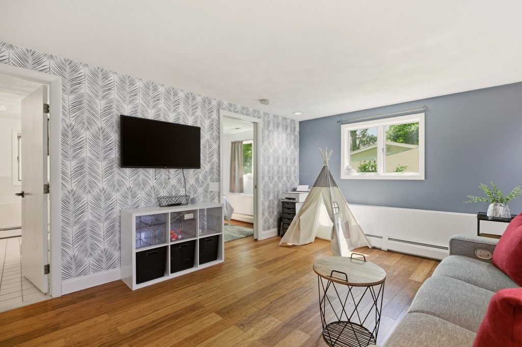 7 Friar Tuck Road