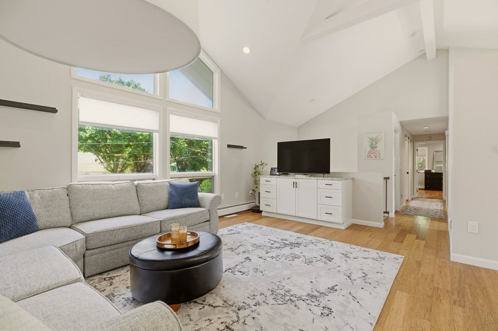 7 Friar Tuck Road
