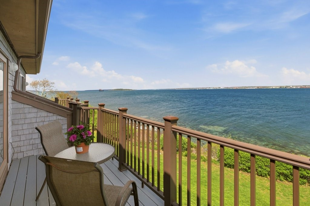 150 Bay View Drive 15
