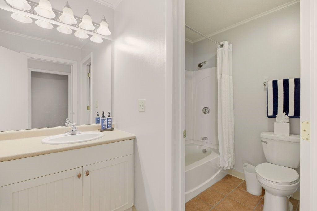 150 Bay View Drive 15