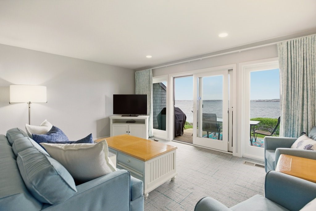150 Bay View Drive 15