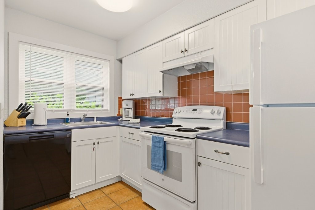 150 Bay View Drive 15