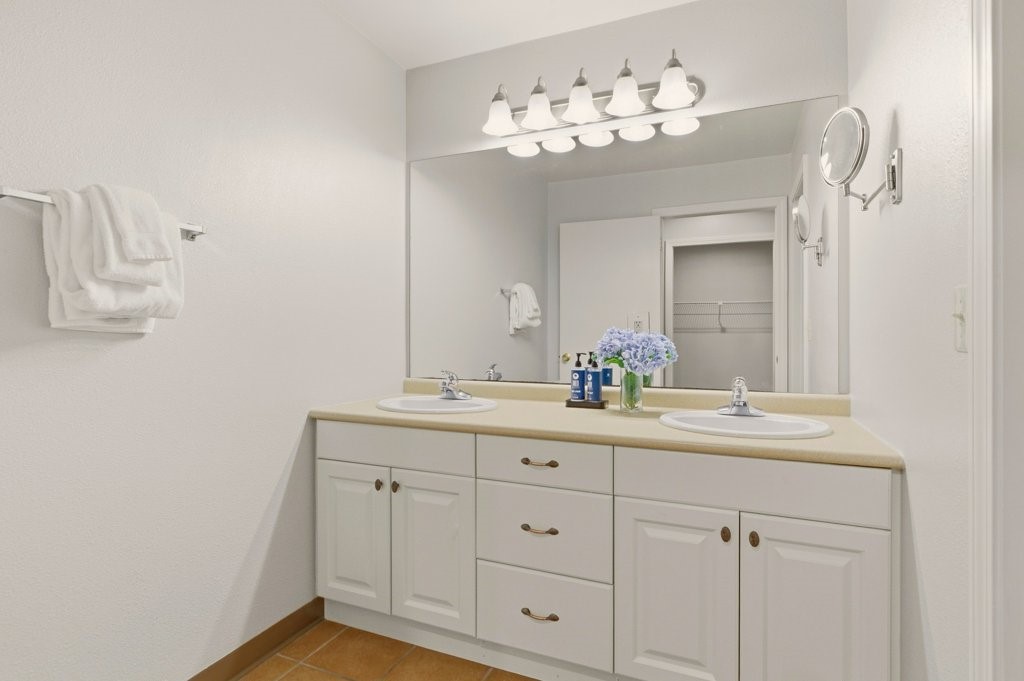 150 Bay View Drive 17