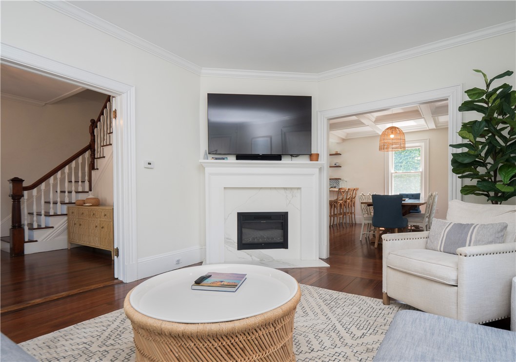 27 Mann Avenue