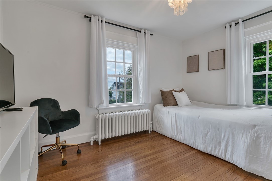 81 Bristol Ferry Road
