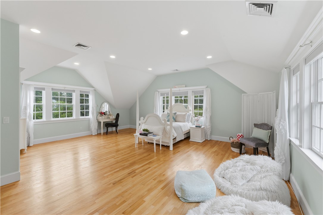 198 Poppasquash Road