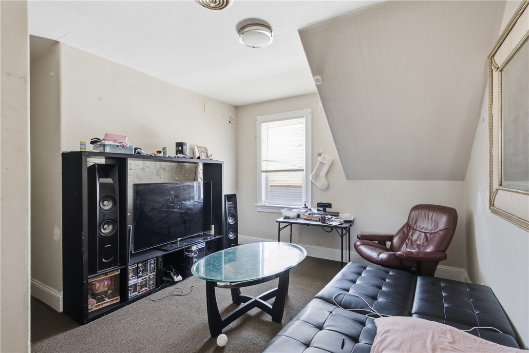 903 Roosevelt Avenue