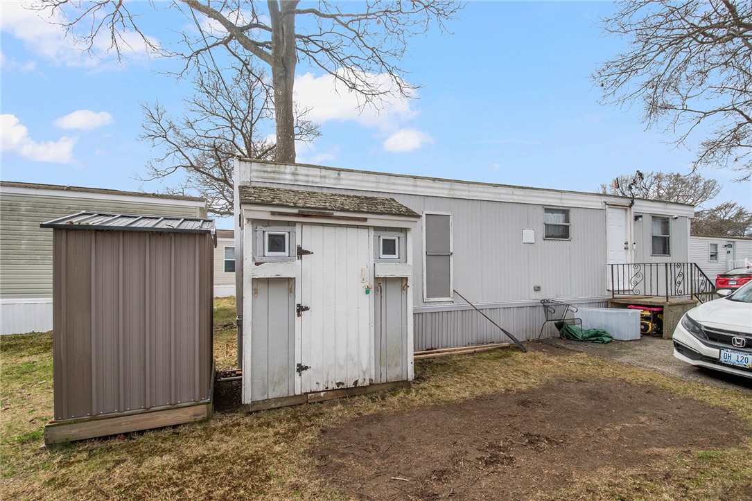 719 Forest Park