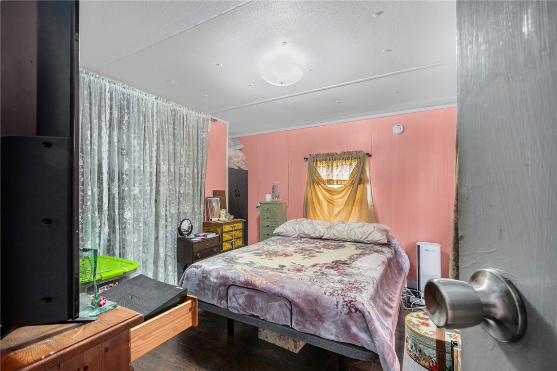 719 Forest Park