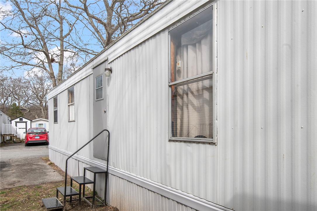 719 Forest Park