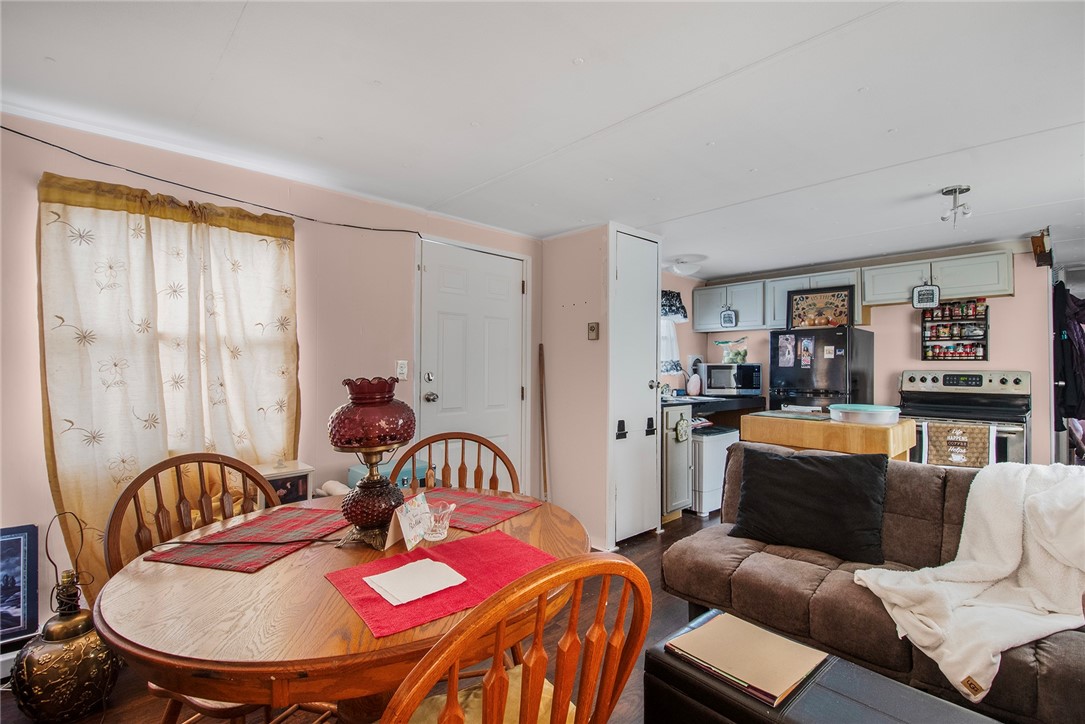 719 Forest Park
