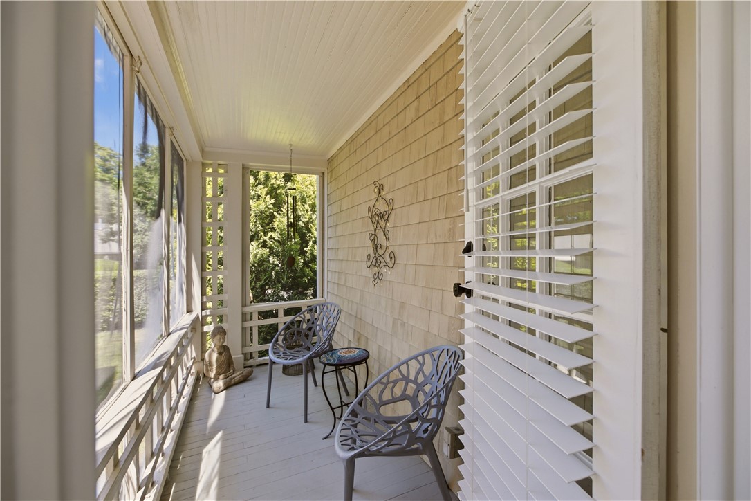 21 Pell Street