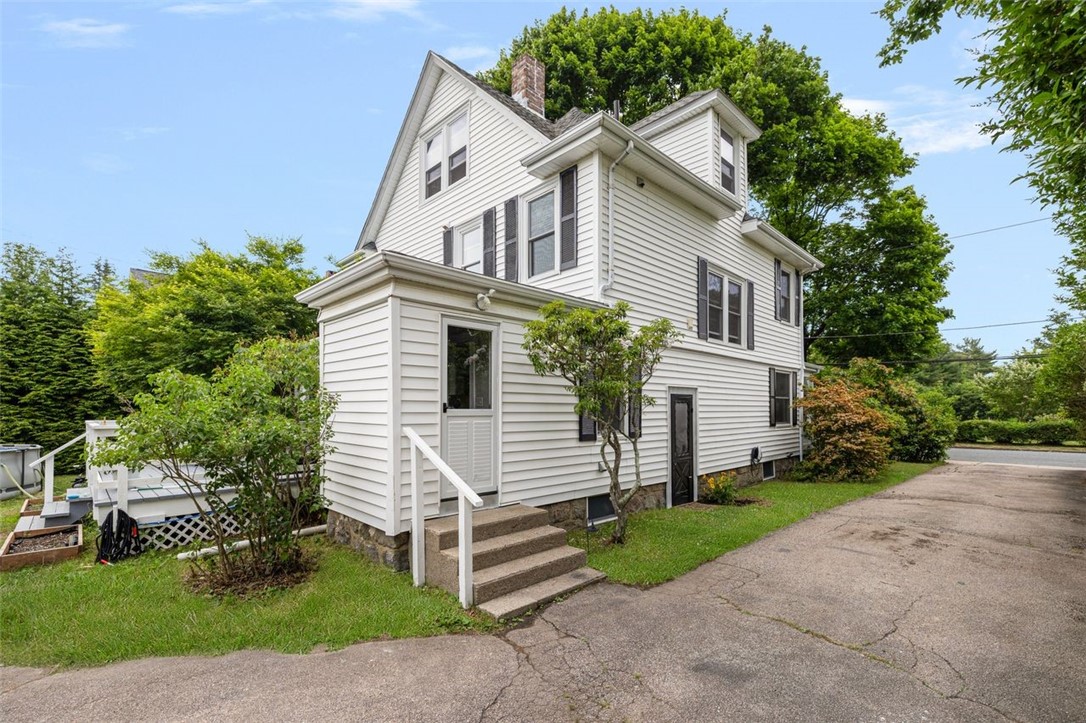94 Lake Street