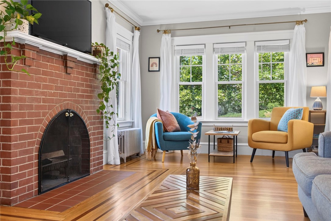 15 Modena Avenue