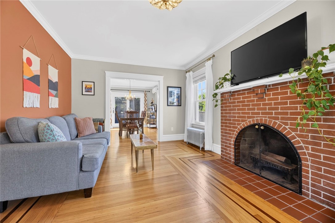15 Modena Avenue