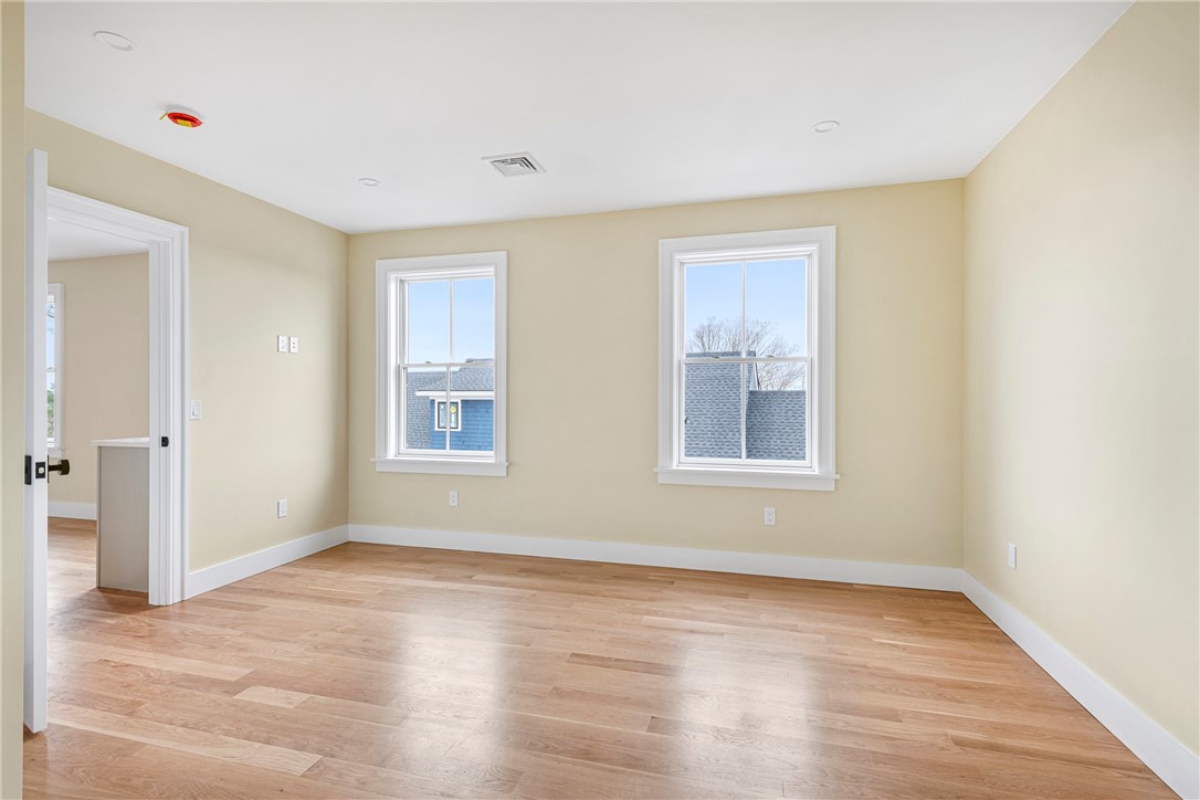 118 Newport Avenue