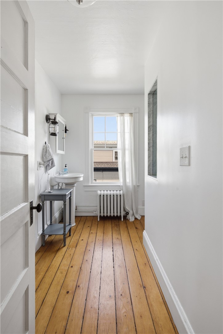 40 W Narragansett Avenue