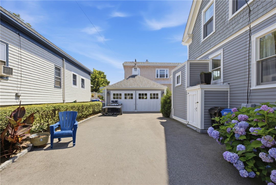 40 W Narragansett Avenue