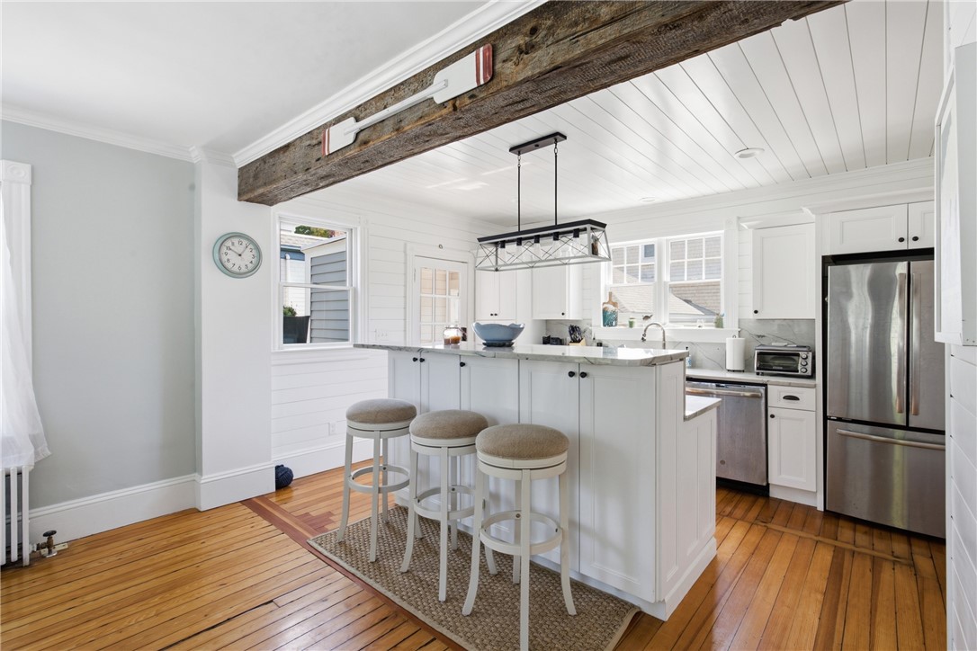 40 W Narragansett Avenue