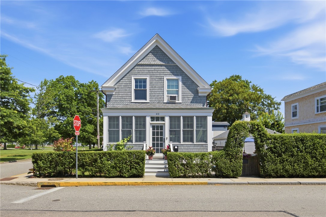 40 W Narragansett Avenue