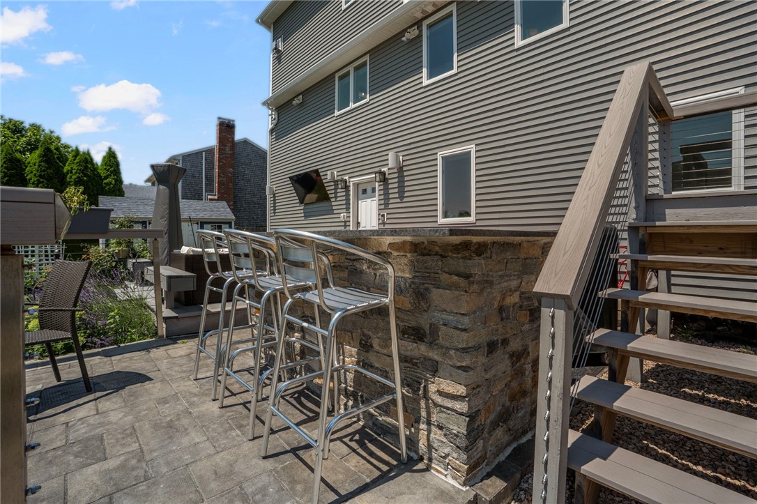 46 Exeter Boulevard