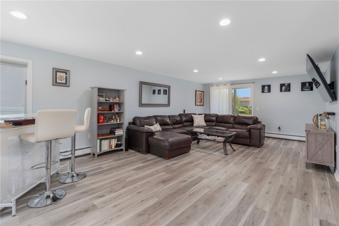 46 Exeter Boulevard