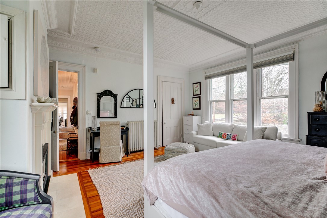 569 Spring Street 2