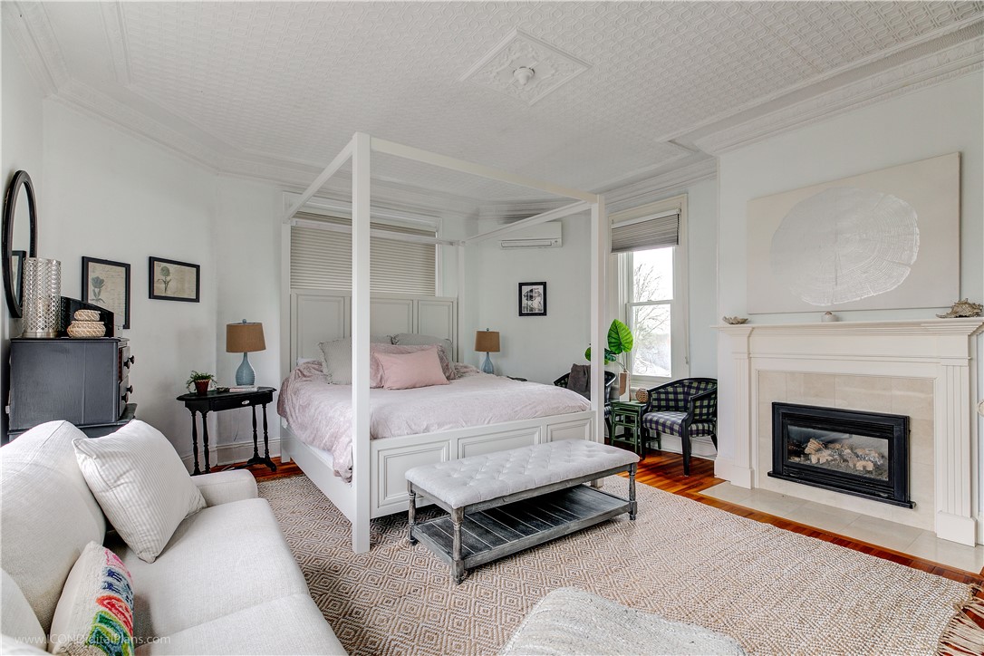 569 Spring Street 2