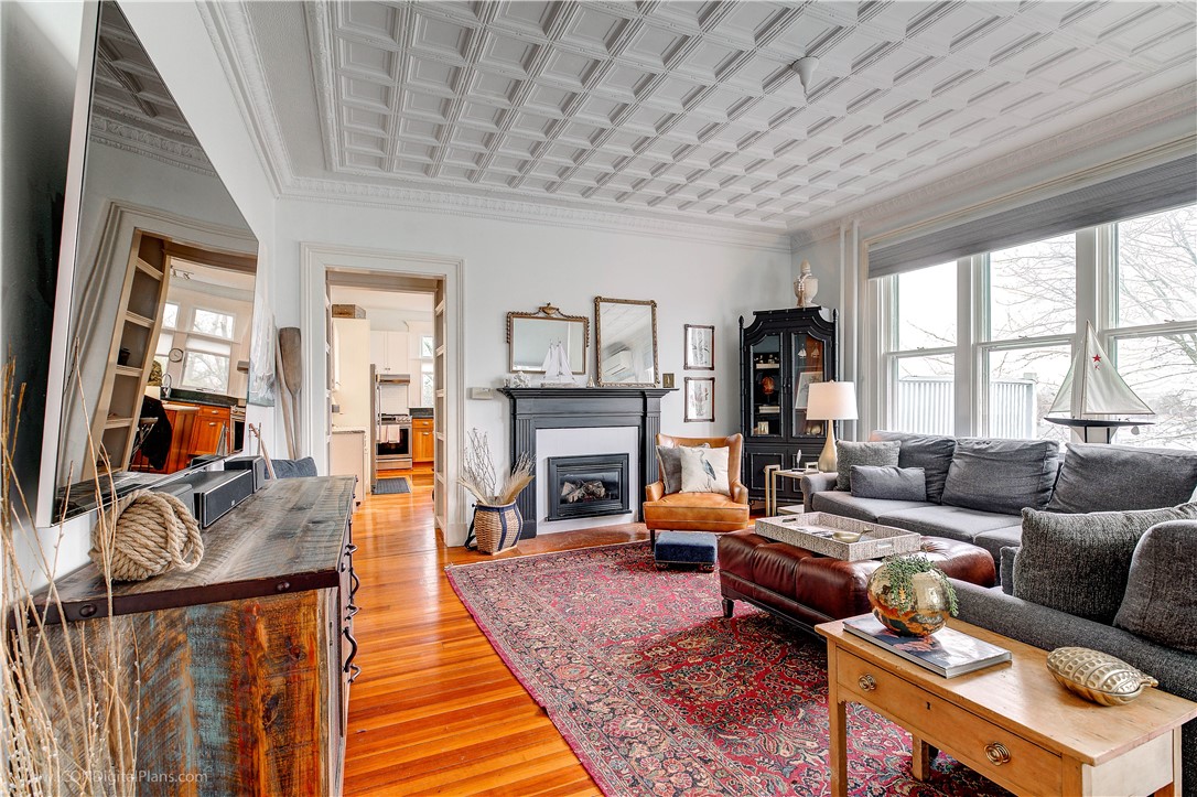 569 Spring Street 2