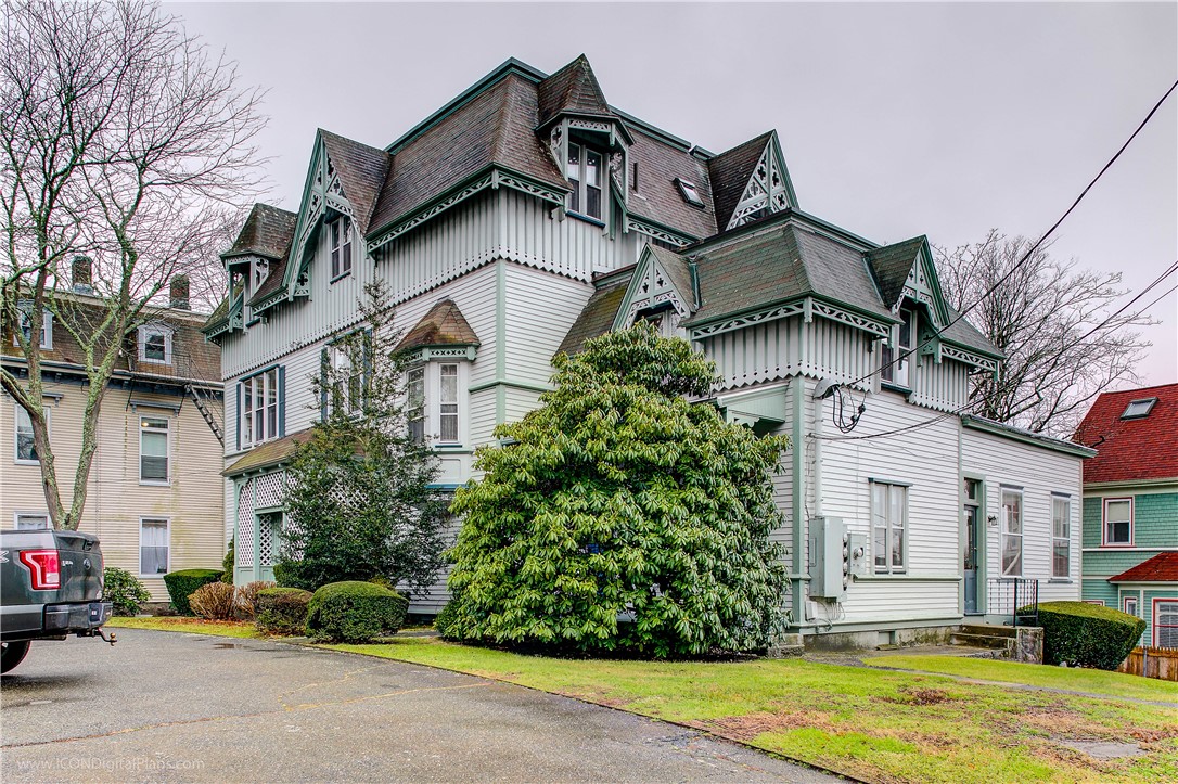 569 Spring Street 2