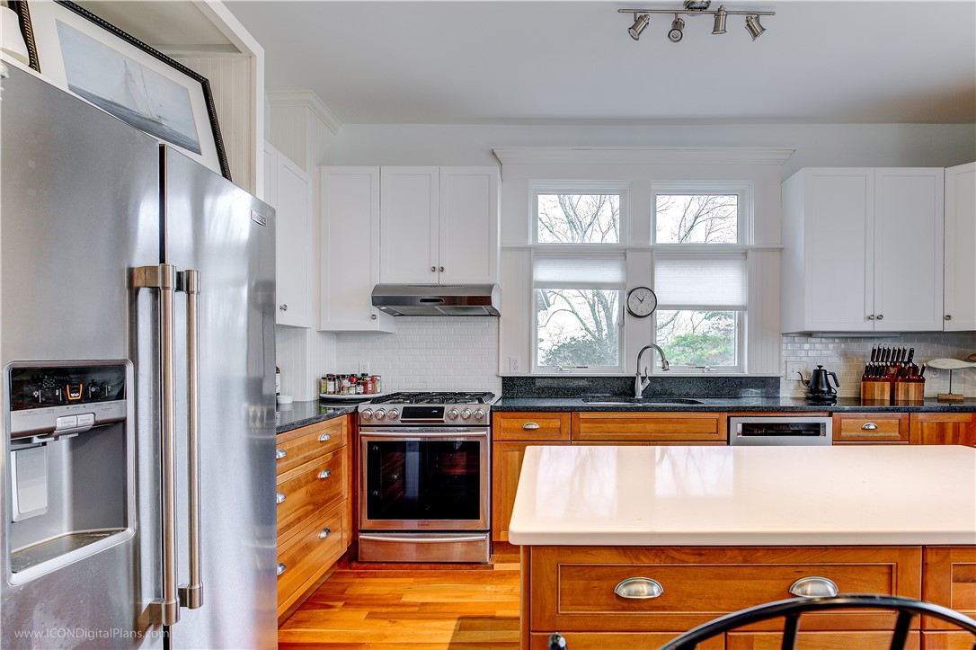 569 Spring Street 2
