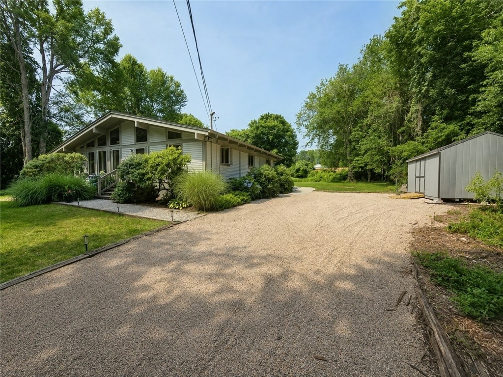 35 Sunset Avenue