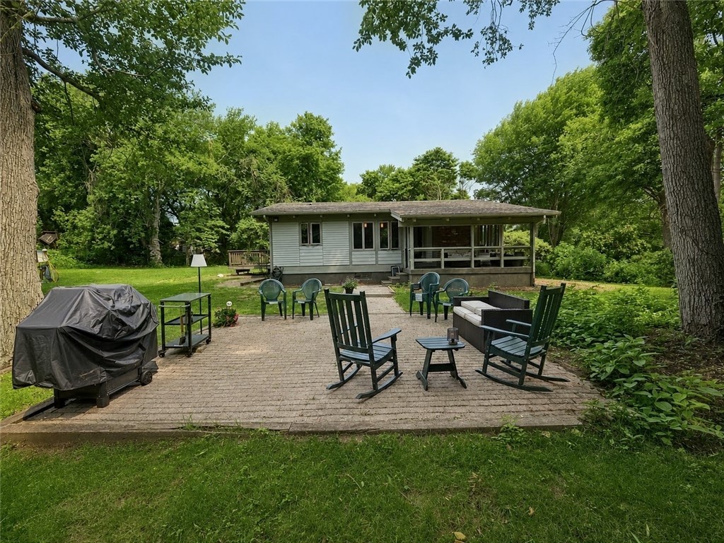 35 Sunset Avenue