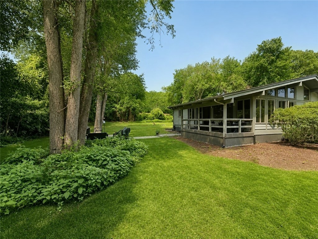 35 Sunset Avenue