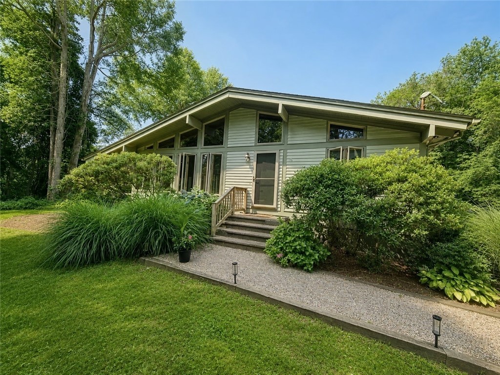 35 Sunset Avenue
