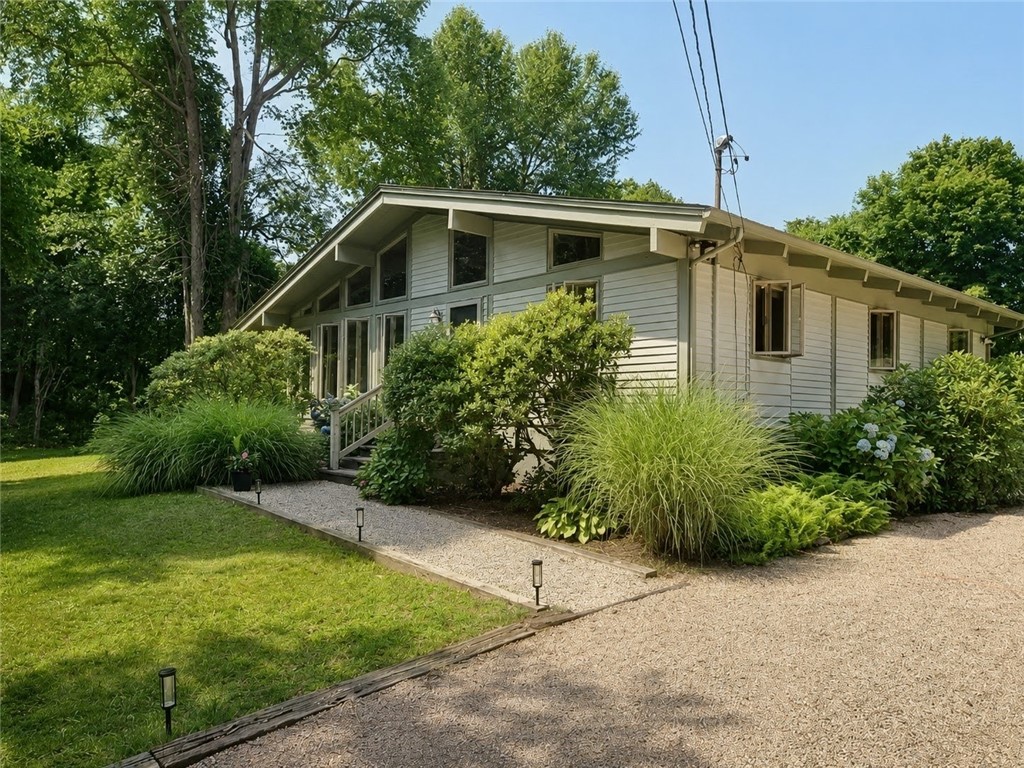 35 Sunset Avenue